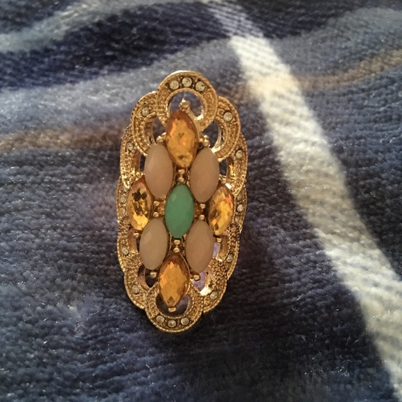 Ladies ring - Picture 1 of 1